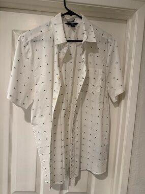 Volcom Men's White Short-Sleeve Button-Up Shirt with Navy Dot Print